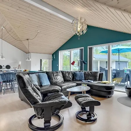 Holiday home Gorgeous In Give With Wifi