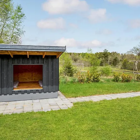 Gorgeous In Give With Wifi Holiday home