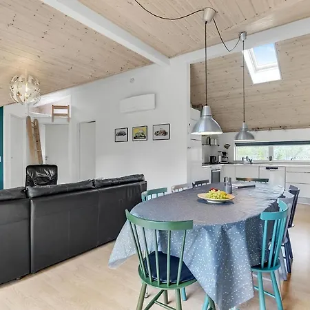 Gorgeous In Give With Wifi Holiday home *